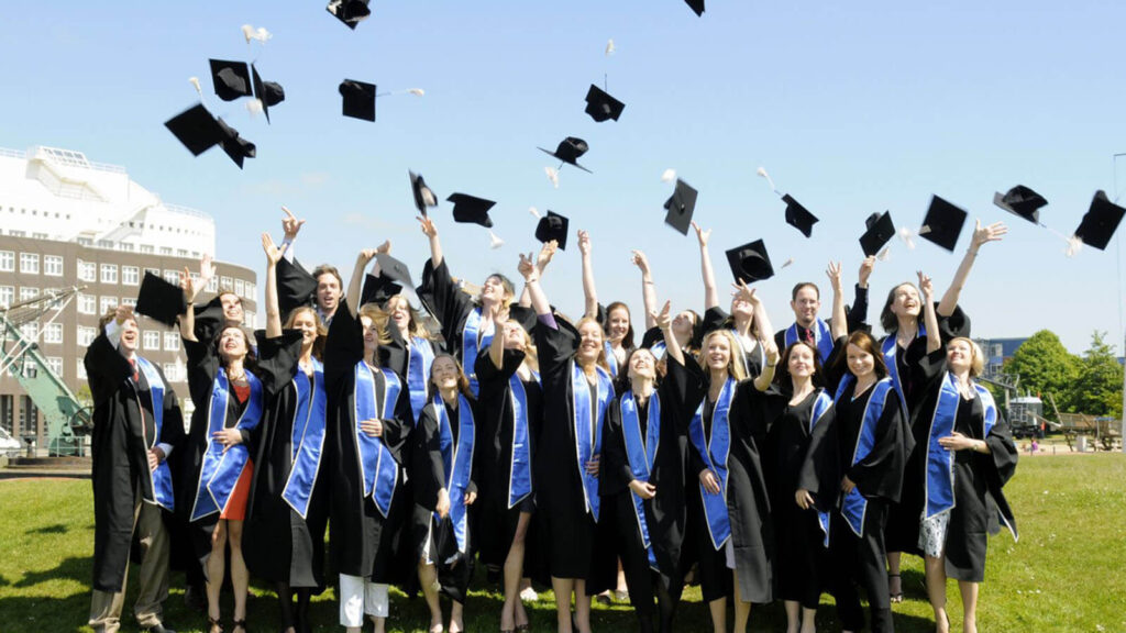 Các trường đại học ở Úc cung cấp vô số học bổng cho sinh viên quốc tế
