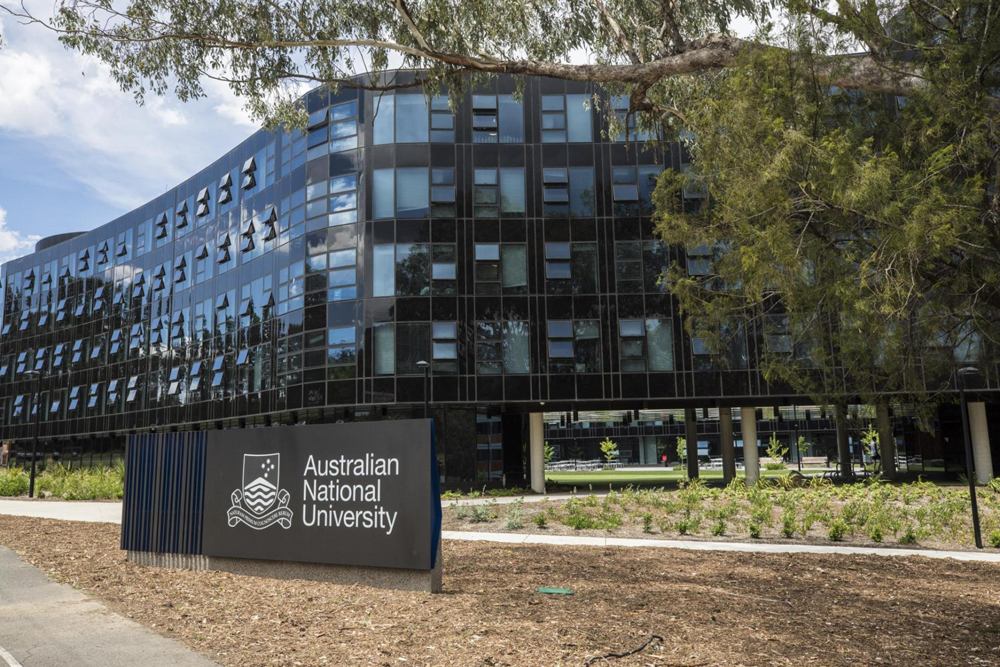 Trường Đại học Quốc Gia Úc là ngôi trường duy nhất được thành lập từ quyết định của Nghị viện Úc