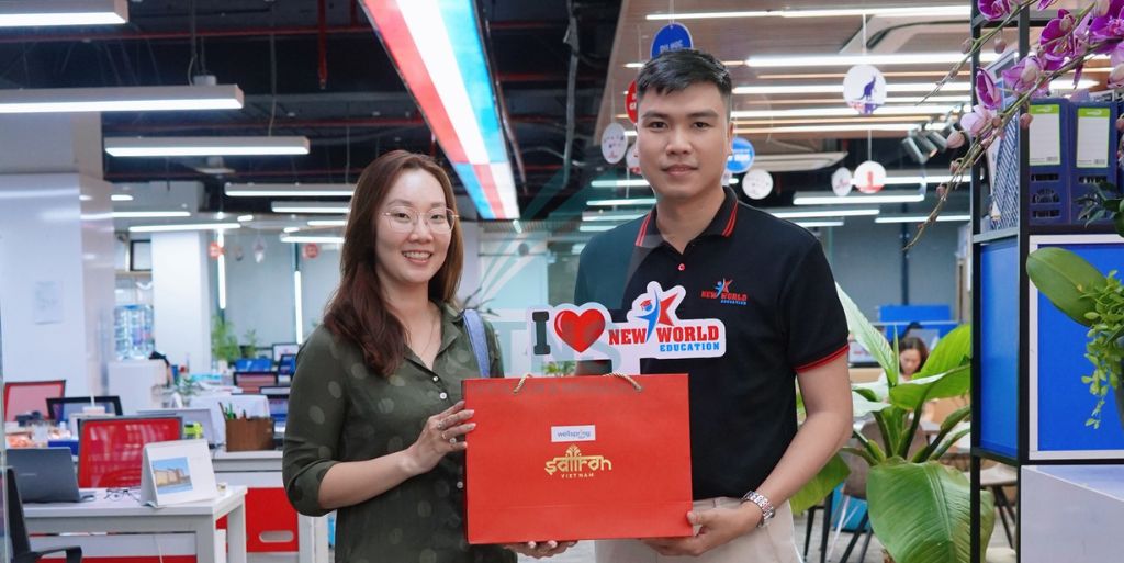 Du Học New World Education - CN Đà Nẵng