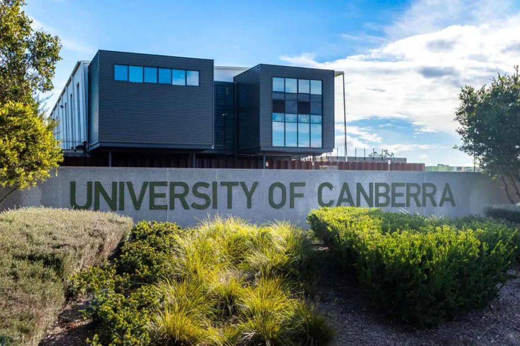 Đại học Canberra tại Úc (UC) là một trường đại học hàng đầu thế giới