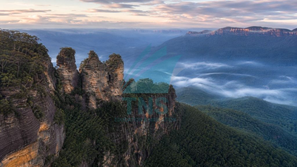 Núi Blue Mountains với các dãy sương mù dày đặt